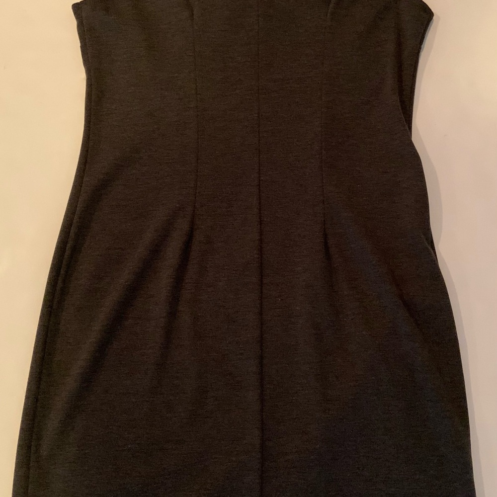 Roulette Women’s Gray Ruffled Sheath Dress Size Medium - Picture 8 of 8
